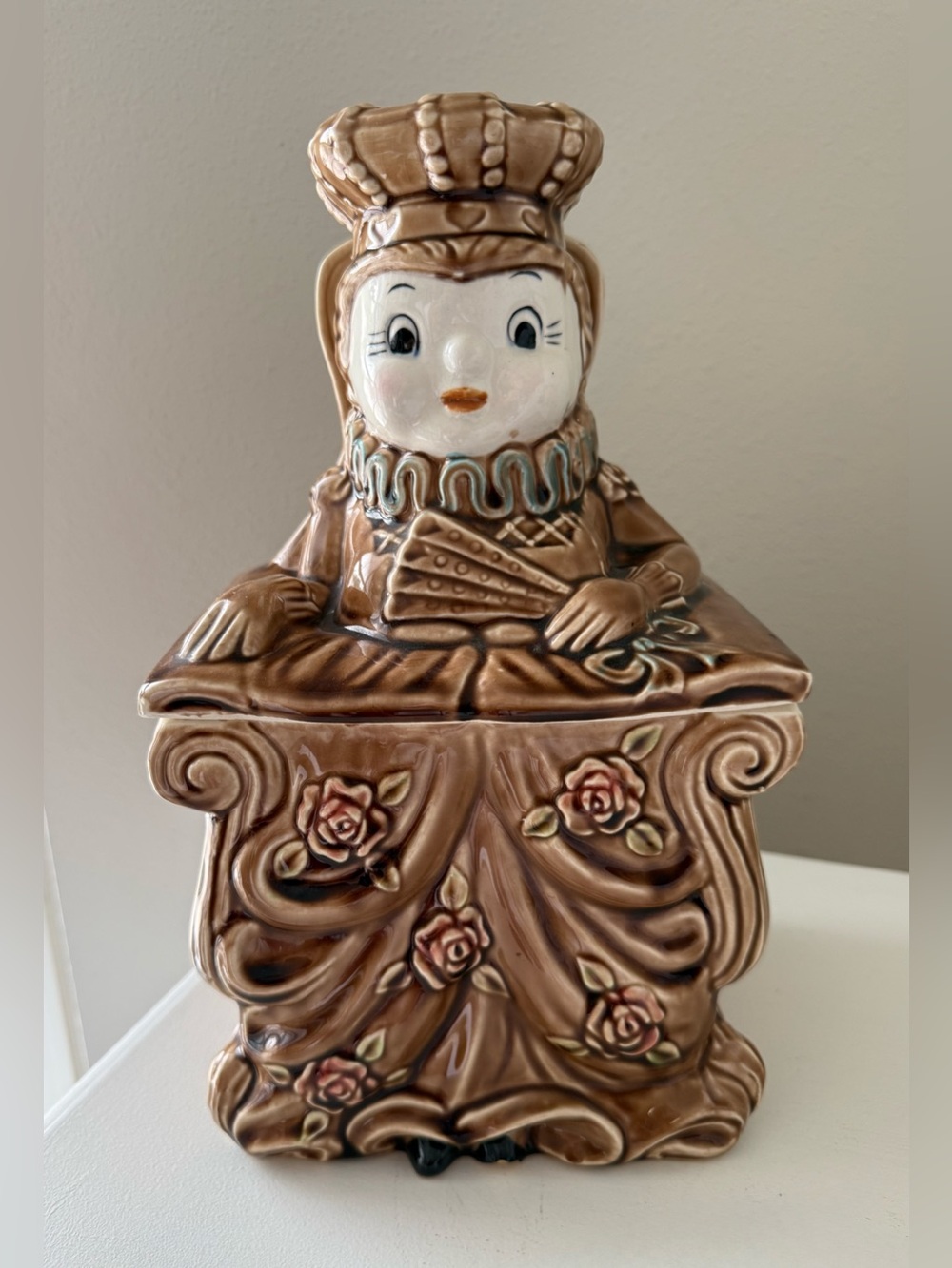 Vintage Old Queen Cole Pottery Figural Cookie Jar with Lid Made In Japan